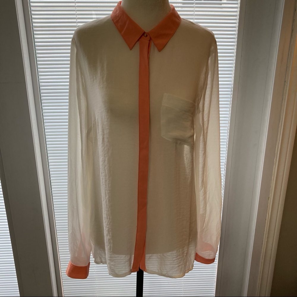 🌸5/$25🌸  Dynamite Size Med White and Peach Blouse